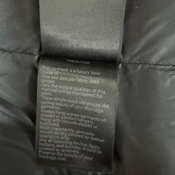 MACKAGE ADALI JACKET BLACK WITH NATURAL FUR TRIM - Picture 10 of 12